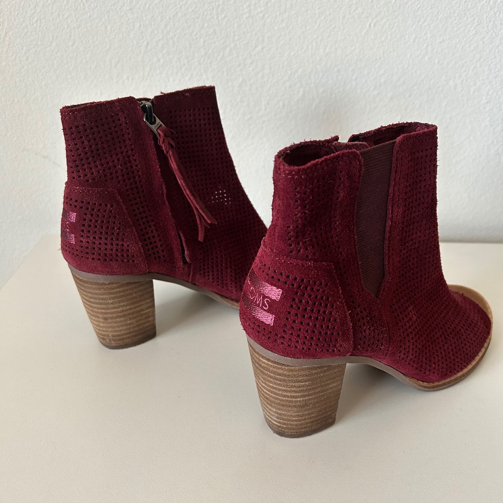 Toms Burgundy Perforated Peep-Toe Ankle Booties Size 6 - Picture 6 of 9